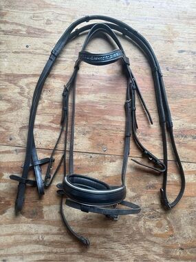 Black flash bridle with bling browband and reins